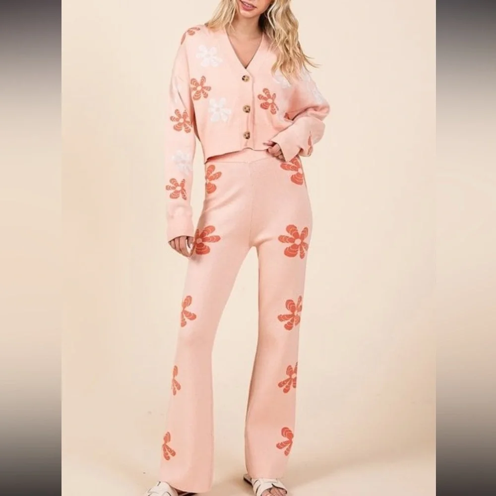 Flower Sweater Set - Picture 1 of 7